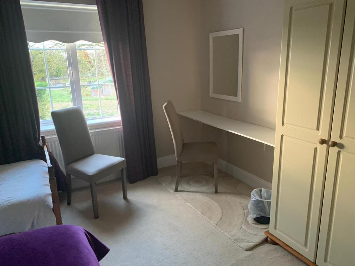 The Curragh Country House Accommodation Newbridge  Eksteriør billede