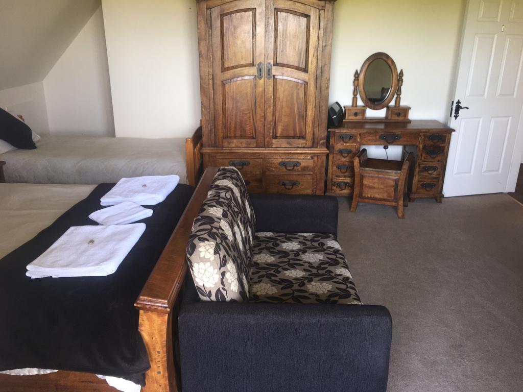 The Curragh Country House Accommodation Newbridge  Eksteriør billede