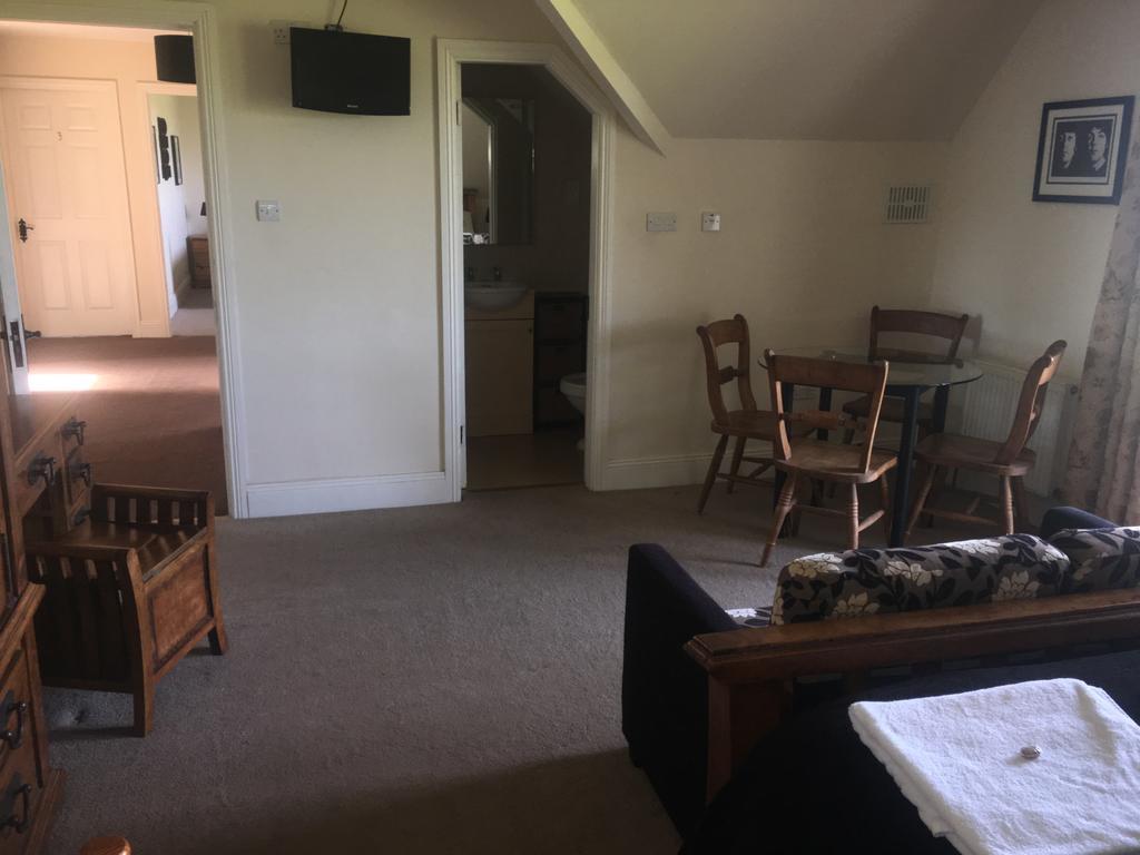 The Curragh Country House Accommodation Newbridge  Eksteriør billede